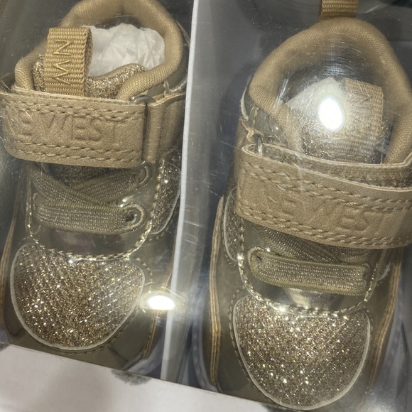 NWT.  Nine West, size 2, baby shoes. - Picture 2 of 10